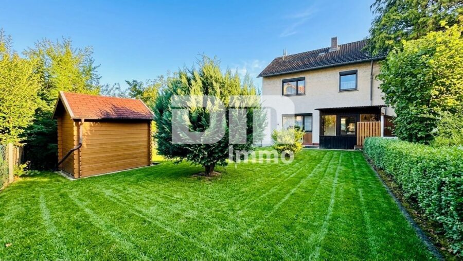 Solide Doppelhaushälfte mit viel Potenzial, Wintergarten und schönem Garten in beliebter Lage - Gartenbereich